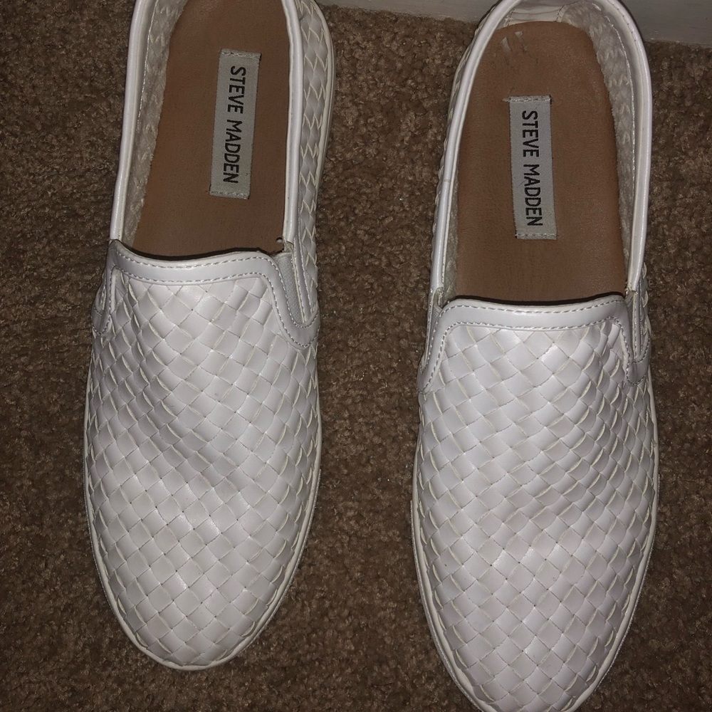 Steve Madden NWOT white woven slip on shoes